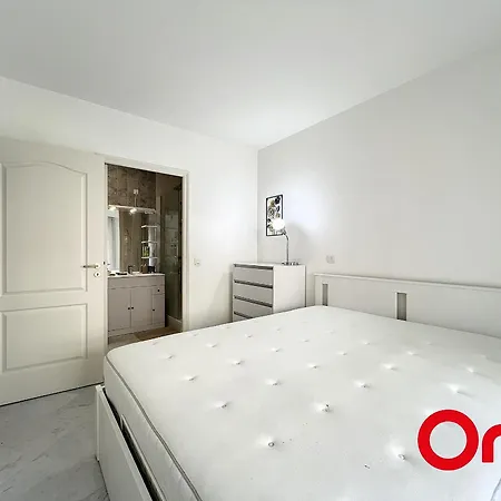 Proche Plages Avec Piscine, Sauna, Parking Et Climatisation - Fr-1-647-23 Апартаменти Мантон